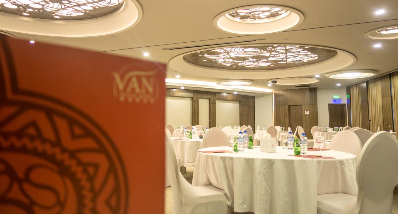 Van Royal Hotel Erbil Bagian luar foto